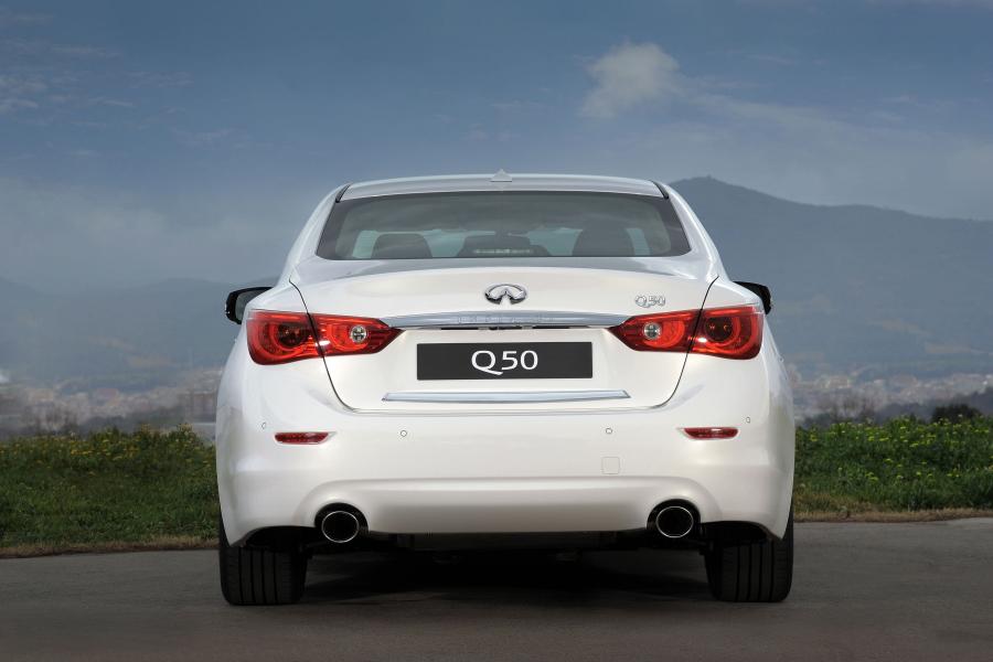  Infiniti Q50 2013 года  (EU) (фото 4 из 14)